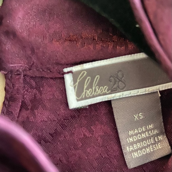 NWOT Nordstrom Gorgeous Maroon Top! - Picture 6 of 9